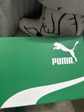 CLOSET CLOSING PUMA Sneakers